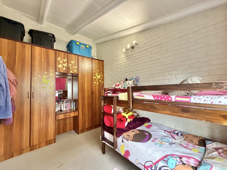 4 Bedroom Property for Sale in Wavecrest Eastern Cape